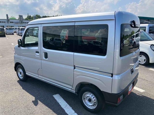 ハイゼットカーゴデラックス衝突被害軽減ブレーキ コーナーセンサー オートライト プライバシーガラス フロントパワーウィンドウ オーバーヘッドシェルフ スピーカー一体型AM・FMラジオ キーレスエントリー アイドリングストップ(千葉県)の中古車