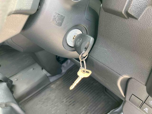 ハイゼットカーゴDX衝突被害軽減ブレーキ コーナーセンサー オートライト プライバシーガラス フロントパワーウィンドウ オーバーヘッドシェルフ スピーカー一体型AM・FMラジオ キーレスエントリー アイドリングストップ(千葉県)の中古車