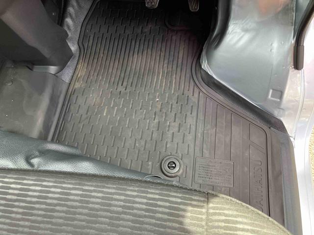 ハイゼットカーゴDX衝突被害軽減ブレーキ コーナーセンサー オートライト プライバシーガラス フロントパワーウィンドウ オーバーヘッドシェルフ スピーカー一体型AM・FMラジオ キーレスエントリー アイドリングストップ(千葉県)の中古車