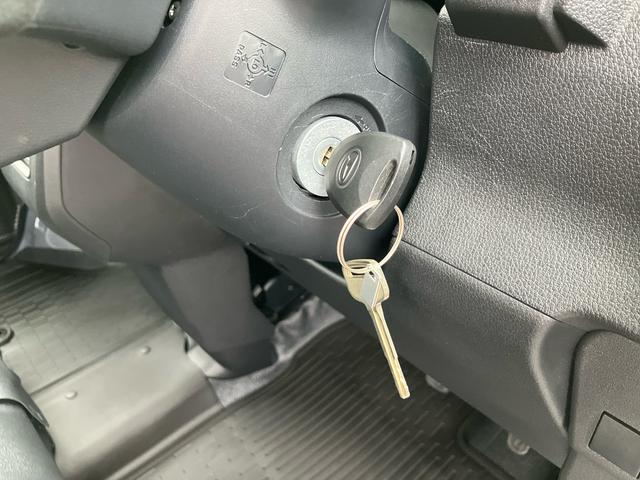 ハイゼットカーゴデラックス衝突被害軽減ブレーキ　コーナーセンサー　オートライト　プライバシーガラス　フロントパワーウィンドウ　オーバーヘッドシェルフ　スピーカー一体型ＡＭ・ＦＭラジオ　キーレスエントリー　アイドリングストップ（千葉県）の中古車