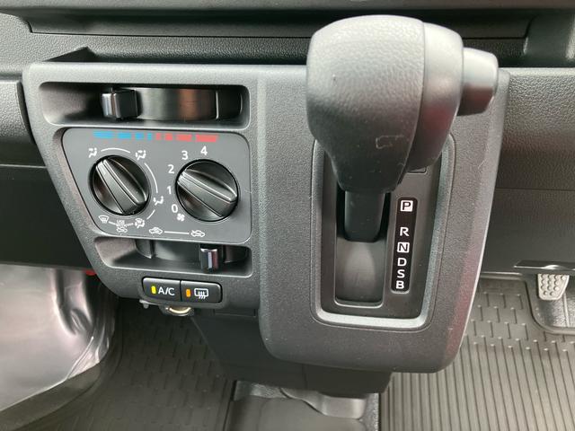 ハイゼットカーゴデラックス衝突被害軽減ブレーキ　コーナーセンサー　オートライト　プライバシーガラス　フロントパワーウィンドウ　オーバーヘッドシェルフ　スピーカー一体型ＡＭ・ＦＭラジオ　キーレスエントリー　アイドリングストップ（千葉県）の中古車