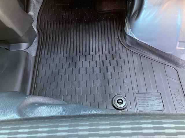 ハイゼットカーゴＤＸ衝突被害軽減ブレーキ　コーナーセンサー　オートライト　プライバシーガラス　フロントパワーウィンドウ　オーバーヘッドシェルフ　スピーカー一体型ＡＭ・ＦＭラジオ　キーレスエントリー　アイドリングストップ（千葉県）の中古車