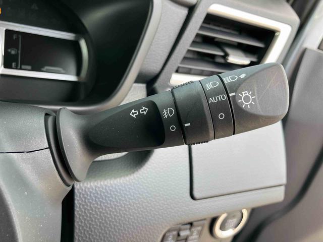 トールカスタムＧ９インチディスプレイ　ＬＥＤヘッドライト＆フォグランプ　アダプティブクルコン　１４インチアルミホイール　両側パワスラ　電動駐車ブレーキ　プッシュボタンスターター　コーナーセンサー　衝突被害軽減ブレーキ（千葉県）の中古車