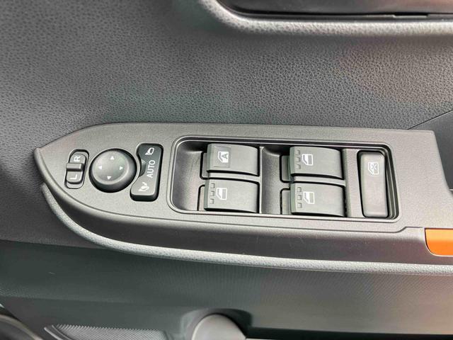 タントファンクロスリミテッドルーフレール　バックカメラ　両側パワスラ　１４インチアルミ　ＬＥＤヘッド＆フォグ　シートヒーター　電動駐車ブレーキ　上下２段調節式デッキボード　コーナーセンサー　衝突被害軽減ブレーキ　ＥＴＣ　クルコン（千葉県）の中古車