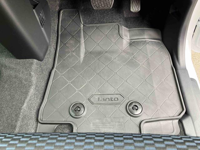 タントカスタムＲＳリミテッドターボ　１５インチアルミ　バックカメラ　両側パワスラ　シートヒーター　電動駐車ブレーキ　ＬＥＤライト＆フォグ　上下２段調節式デッキボード　コーナーセンサー　衝突被害軽減ブレーキ　ＥＴＣ　クルコン（千葉県）の中古車