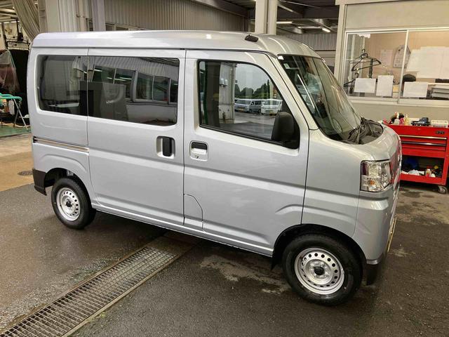 ハイゼットカーゴデラックス衝突被害軽減ブレーキ　コーナーセンサー　オートライト　プライバシーガラス　フロントパワーウィンドウ　オーバーヘッドシェルフ　スピーカー一体型ＡＭ・ＦＭラジオ　キーレスエントリー　アイドリングストップ（千葉県）の中古車
