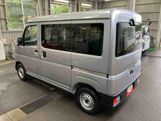 ハイゼットカーゴデラックス衝突被害軽減ブレーキ　コーナーセンサー　オートライト　プライバシーガラス　フロントパワーウィンドウ　オーバーヘッドシェルフ　スピーカー一体型ＡＭ・ＦＭラジオ　キーレスエントリー　アイドリングストップ（千葉県）の中古車