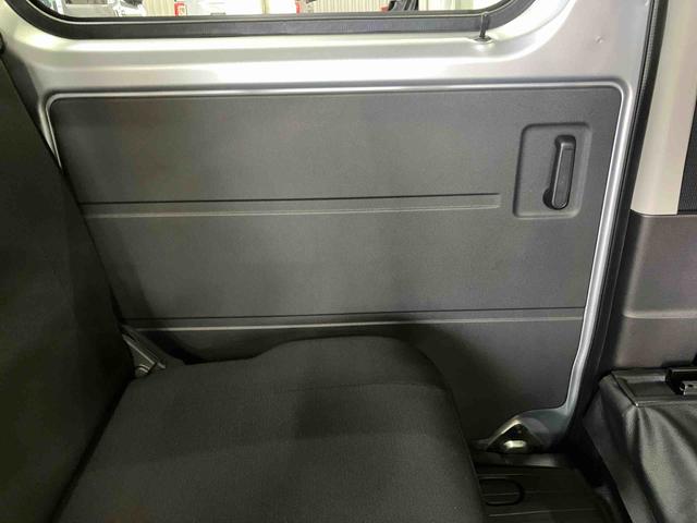 ハイゼットカーゴデラックス衝突被害軽減ブレーキ　コーナーセンサー　オートライト　プライバシーガラス　フロントパワーウィンドウ　オーバーヘッドシェルフ　スピーカー一体型ＡＭ・ＦＭラジオ　キーレスエントリー　アイドリングストップ（千葉県）の中古車