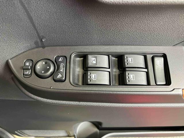 タントファンクロスリミテッドルーフレール　バックカメラ　両側パワスラ　１４インチアルミ　ＬＥＤヘッド＆フォグ　シートヒーター　電動駐車ブレーキ　上下２段調節式デッキボード　コーナーセンサー　衝突被害軽減ブレーキ　ＥＴＣ　クルコン（千葉県）の中古車