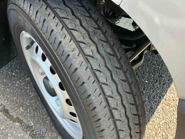 ハイゼットカーゴデラックス衝突被害軽減ブレーキ コーナーセンサー オートライト プライバシーガラス フロントパワーウィンドウ オーバーヘッドシェルフ スピーカー一体型AM・FMラジオ キーレスエントリー アイドリングストップ(千葉県)の中古車