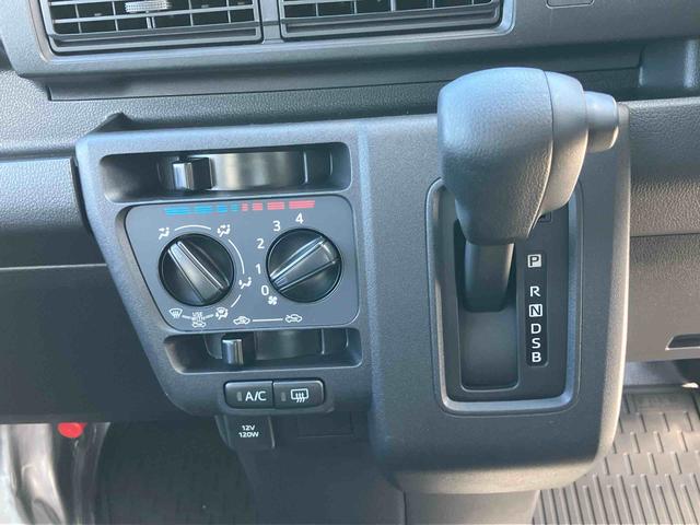 ハイゼットカーゴデラックス衝突被害軽減ブレーキ コーナーセンサー オートライト プライバシーガラス フロントパワーウィンドウ オーバーヘッドシェルフ スピーカー一体型AM・FMラジオ キーレスエントリー アイドリングストップ(千葉県)の中古車