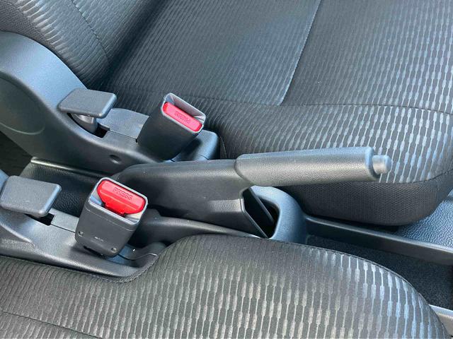 ハイゼットカーゴデラックス衝突被害軽減ブレーキ コーナーセンサー オートライト プライバシーガラス フロントパワーウィンドウ オーバーヘッドシェルフ スピーカー一体型AM・FMラジオ キーレスエントリー アイドリングストップ(千葉県)の中古車