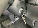 衝突被害軽減ブレーキ　コーナーセンサー　オートライト　プライバシーガラス　フロントパワーウィンドウ　オーバーヘッドシェルフ　スピーカー一体型ＡＭ・ＦＭラジオ　キーレスエントリー　アイドリングストップ（千葉県）の中古車