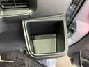 衝突被害軽減ブレーキ　コーナーセンサー　オートライト　プライバシーガラス　フロントパワーウィンドウ　オーバーヘッドシェルフ　スピーカー一体型ＡＭ・ＦＭラジオ　キーレスエントリー　アイドリングストップ（千葉県）の中古車