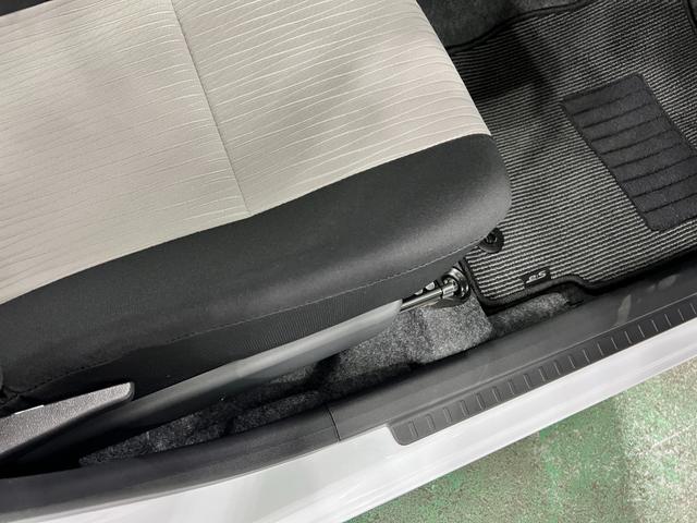 ミライースＸ　ＳＡIII　走行１７３１キ／ＬＥＤヘッドライト一年保証・走行距離無制限　走行１７３１キロ　助手席エアバック　オートライト　オートマチックハイビーム　クリアランスソナー　アイドリングストップ（埼玉県）の中古車