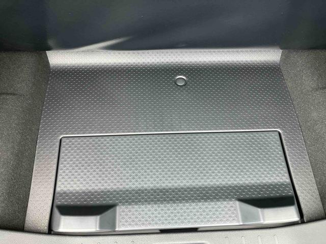 トールカスタムＧオートエアコン　９インチスマホ連携ディスプレイオーディオ　衝突回避支援システム　キーフリーシステム　ＬＥＤヘッドランプ　両側パワースライドドア　電動パーキングブレーキ　ブレーキホールド（沖縄県）の中古車