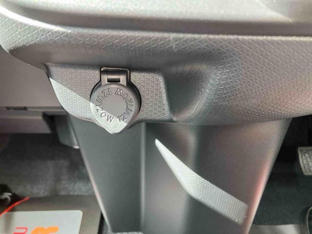タントＸオートエアコン　９インチスマホ連携ディスプレイオーディオ　衝突回避支援システム　コーナーセンサー　キーフリーシステム　ＬＥＤヘッドランプ　左側パワースライドドア　電動パーキングブレーキ（沖縄県）の中古車