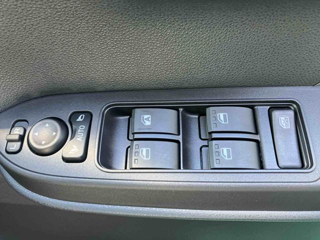 タントカスタムＸオートエアコン　衝突回避支援システム　コーナーセンサー　キーフリーシステム　プッシュボタンスタート　ＬＥＤヘッドランプ（沖縄県）の中古車