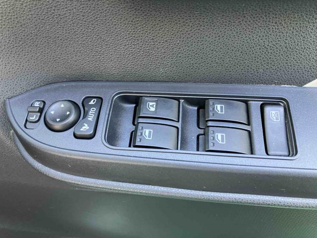 タントＸオートエアコン　衝突回避支援システム　コーナーセンサー　キーフリーシステム　プッシュボタンスタート　ＬＥＤヘッドランプ（沖縄県）の中古車