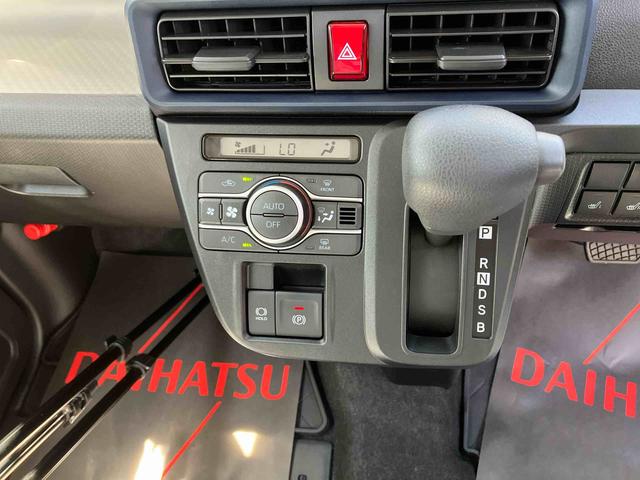 タントＸオートエアコン　衝突回避支援システム　コーナーセンサー　キーフリーシステム　プッシュボタンスタート　ＬＥＤヘッドランプ　ＣＤ／ＵＳＢチューナー（沖縄県）の中古車