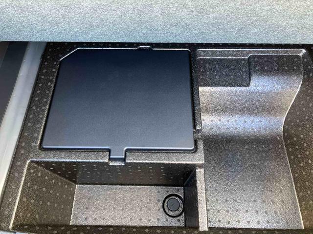 ロッキープレミアムG HEV(沖縄県)の中古車