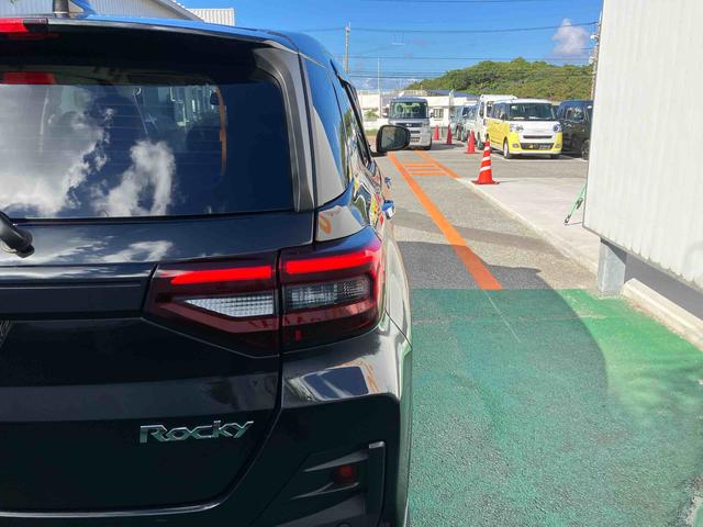 ロッキープレミアムG HEV(沖縄県)の中古車