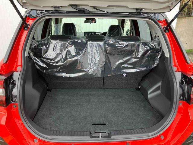 ロッキープレミアムＧ　ＨＥＶ（沖縄県）の中古車
