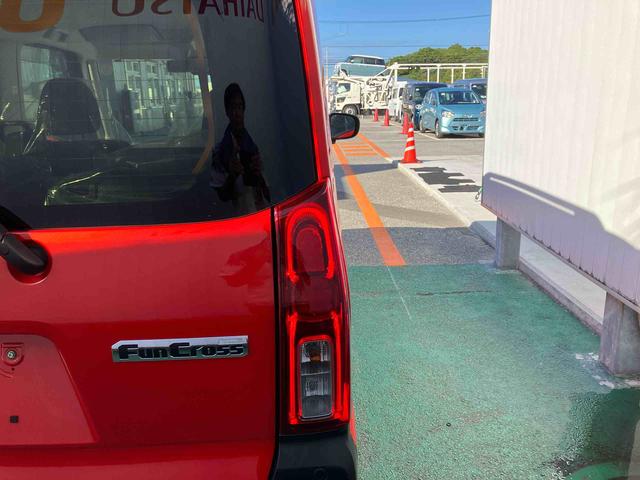 タントファンクロスターボ（沖縄県）の中古車