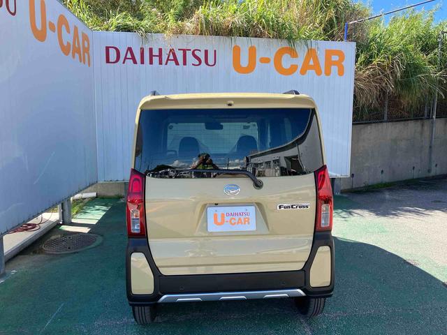 タントファンクロス（沖縄県）の中古車
