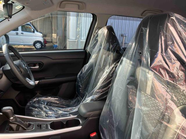 ロッキープレミアムＧ　ＨＥＶオートエアコン　衝突回避支援システム　コーナーセンサー　キーフリーシステム　プッシュボタンスタート　ＬＥＤヘッドランプ（沖縄県）の中古車