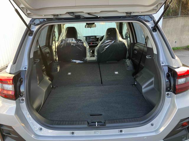 ロッキープレミアムＧ　ＨＥＶオートエアコン　衝突回避支援システム　コーナーセンサー　キーフリーシステム　プッシュボタンスタート　ＬＥＤヘッドランプ（沖縄県）の中古車