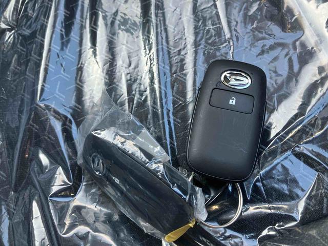 ロッキープレミアムＧ　ＨＥＶオートエアコン　衝突回避支援システム　コーナーセンサー　キーフリーシステム　プッシュボタンスタート　ＬＥＤヘッドランプ（沖縄県）の中古車