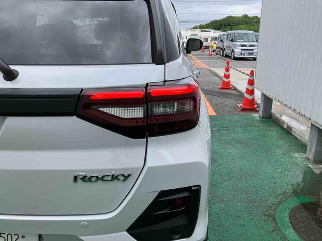 ロッキープレミアムＧ　ＨＥＶ（沖縄県）の中古車