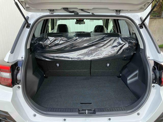 ロッキープレミアムG HEV(沖縄県)の中古車