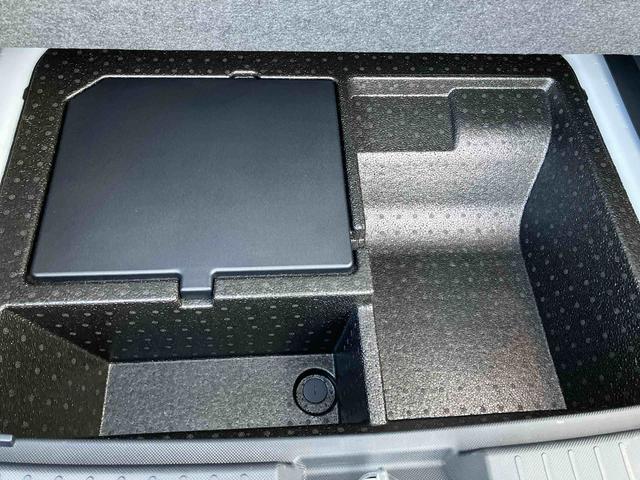 ロッキープレミアムG HEV(沖縄県)の中古車