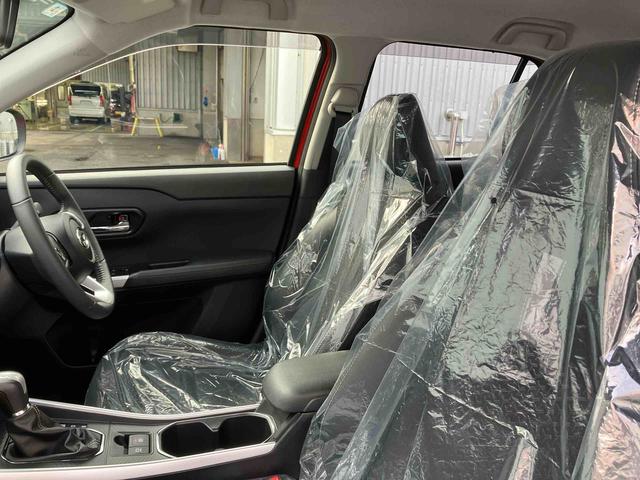 ロッキープレミアムＧ　ＨＥＶオートエアコン　衝突回避支援システム　コーナーセンサー　キーフリーシステム　プッシュボタンスタート　ＬＥＤヘッドランプ（沖縄県）の中古車