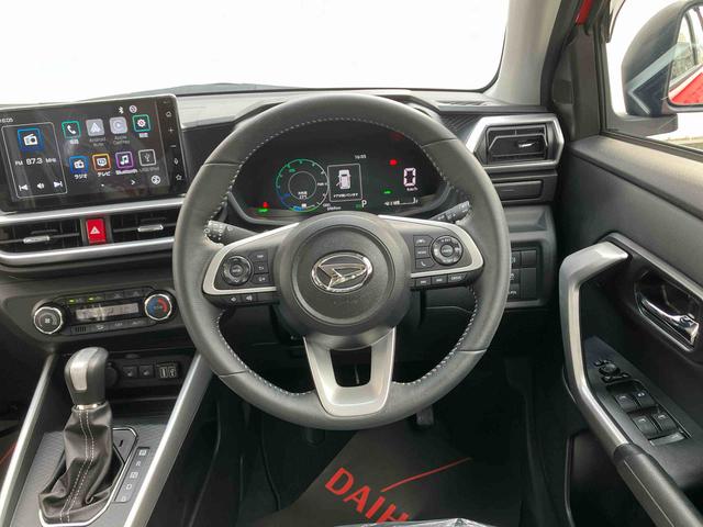 ロッキープレミアムＧ　ＨＥＶオートエアコン　衝突回避支援システム　コーナーセンサー　キーフリーシステム　プッシュボタンスタート　ＬＥＤヘッドランプ（沖縄県）の中古車