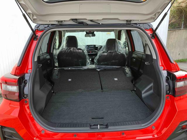 ロッキープレミアムＧ　ＨＥＶオートエアコン　衝突回避支援システム　コーナーセンサー　キーフリーシステム　プッシュボタンスタート　ＬＥＤヘッドランプ（沖縄県）の中古車