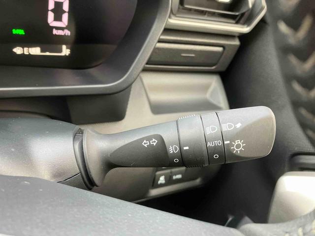 ロッキープレミアムＧ　ＨＥＶオートエアコン　衝突回避支援システム　コーナーセンサー　キーフリーシステム　プッシュボタンスタート　ＬＥＤヘッドランプ（沖縄県）の中古車