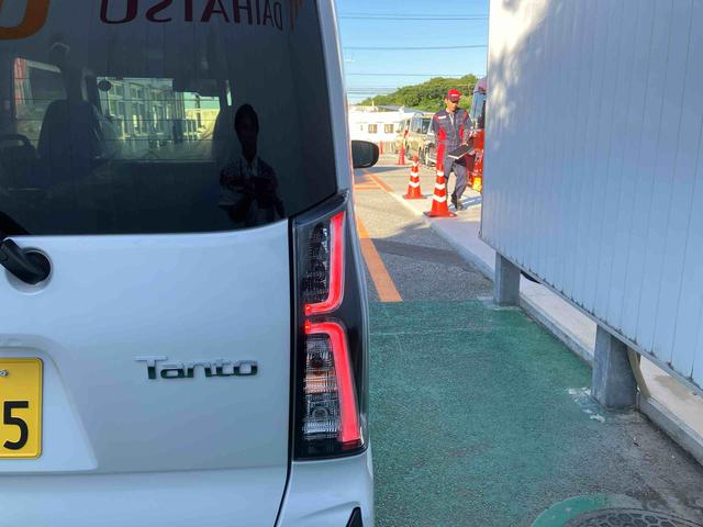 タントカスタムＸ（沖縄県）の中古車