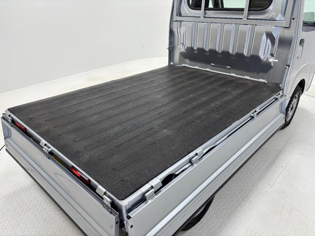 ハイゼットトラックスタンダード防錆塗装済み　ＡＭ／ＦＭチューナー　マニュアルエアコン　電子制御式４ＷＤ　荷台ゴムマット（５ｍｍ）　ゲートプロテクター　ガードフレームプロテクター　オートライト機能　ショッピングフック　スマアシ（長野県）の中古車
