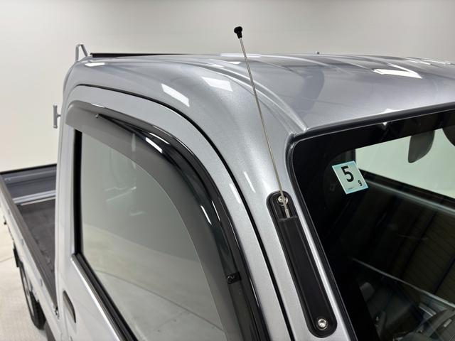 ハイゼットトラックスタンダード防錆塗装済み　ＡＭ／ＦＭチューナー　マニュアルエアコン　電子制御式４ＷＤ　荷台ゴムマット（５ｍｍ）　ゲートプロテクター　ガードフレームプロテクター　オートライト機能　ショッピングフック　スマアシ（長野県）の中古車