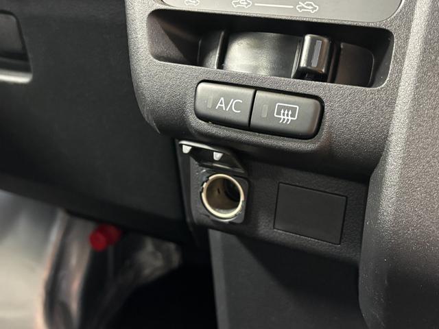 ハイゼットカーゴＤＸＡＭ・ＦＭラジオ　マニュアルエアコン　　　ＣＶＴ　オートライト（長野県）の中古車