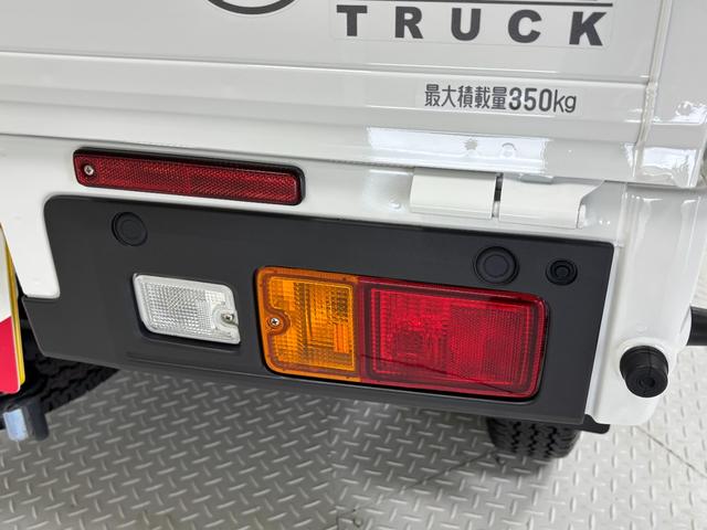 ハイゼットトラックスタンダードＭＴ５　ＡＭ，ＦＭチューナー　マニュアルエアコン　パートタイム４ＷＤ　アクセサリーソケット　ショッピングフック　ハロゲンヘッドランプ　オートライト機能　スマアシ（長野県）の中古車
