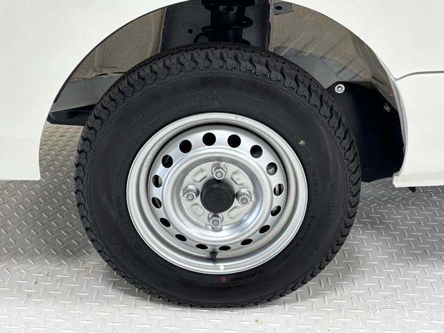 ハイゼットトラックスタンダードＭＴ５　ＡＭ，ＦＭチューナー　マニュアルエアコン　パートタイム４ＷＤ　アクセサリーソケット　ショッピングフック　ハロゲンヘッドランプ　オートライト機能　スマアシ（長野県）の中古車