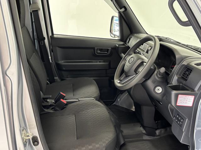 ハイゼットカーゴＤＸＡＭ・ＦＭラジオ　マニュアルエアコン　　　ＣＶＴ　オートライト（長野県）の中古車