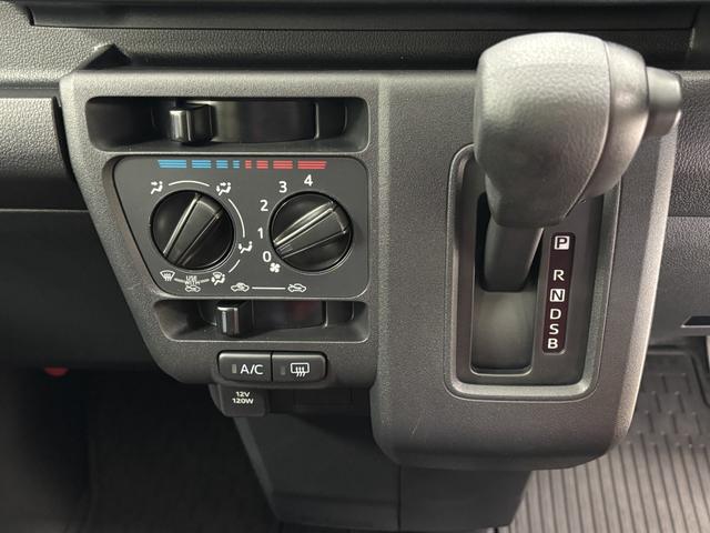 ハイゼットカーゴクルーズターボターボ CDチューナー マニュアルエアコン 電子制御式4WD フルフラット荷室 オーバーヘッドシェルフ ショッピングフック 電動格納ミラー オートライト機能 プッシュスタート キーフリー スマアシ(長野県)の中古車