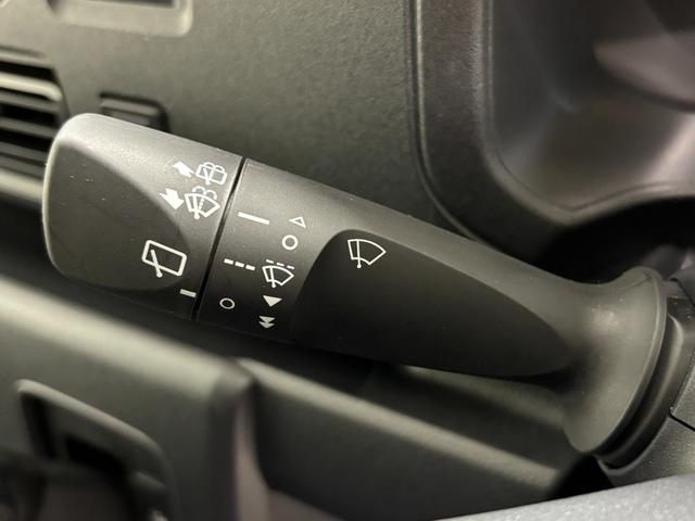 ハイゼットカーゴクルーズターボターボ CDチューナー マニュアルエアコン 電子制御式4WD フルフラット荷室 オーバーヘッドシェルフ ショッピングフック 電動格納ミラー オートライト機能 プッシュスタート キーフリー スマアシ(長野県)の中古車
