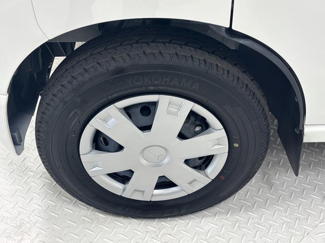 ハイゼットカーゴクルーズターボターボ CDチューナー マニュアルエアコン 電子制御式4WD フルフラット荷室 オーバーヘッドシェルフ ショッピングフック 電動格納ミラー オートライト機能 プッシュスタート キーフリー スマアシ(長野県)の中古車