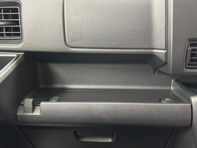 ハイゼットカーゴＤＸＡＭ・ＦＭチューナー　マニュアルエアコン　両側スライドドア　フルフラット荷室　オーバーヘッドシェルフ　ハロゲンヘッドランプ　両側パワーウィンドゥ　キーレスエントリー　ショッピングフック　スマアシ（長野県）の中古車